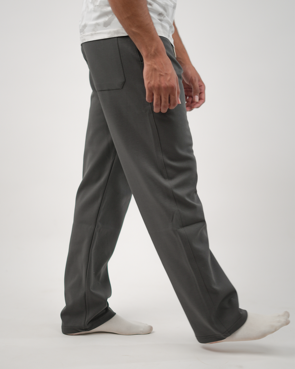 25 Wearing Men Wide Leg Pants Silver