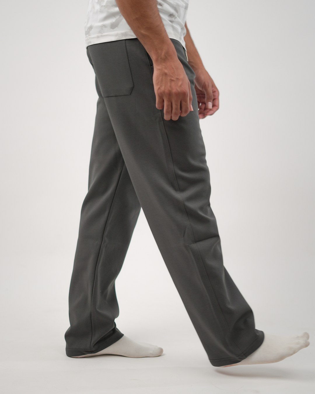 25 Wearing Men Wide Leg Pants Silver