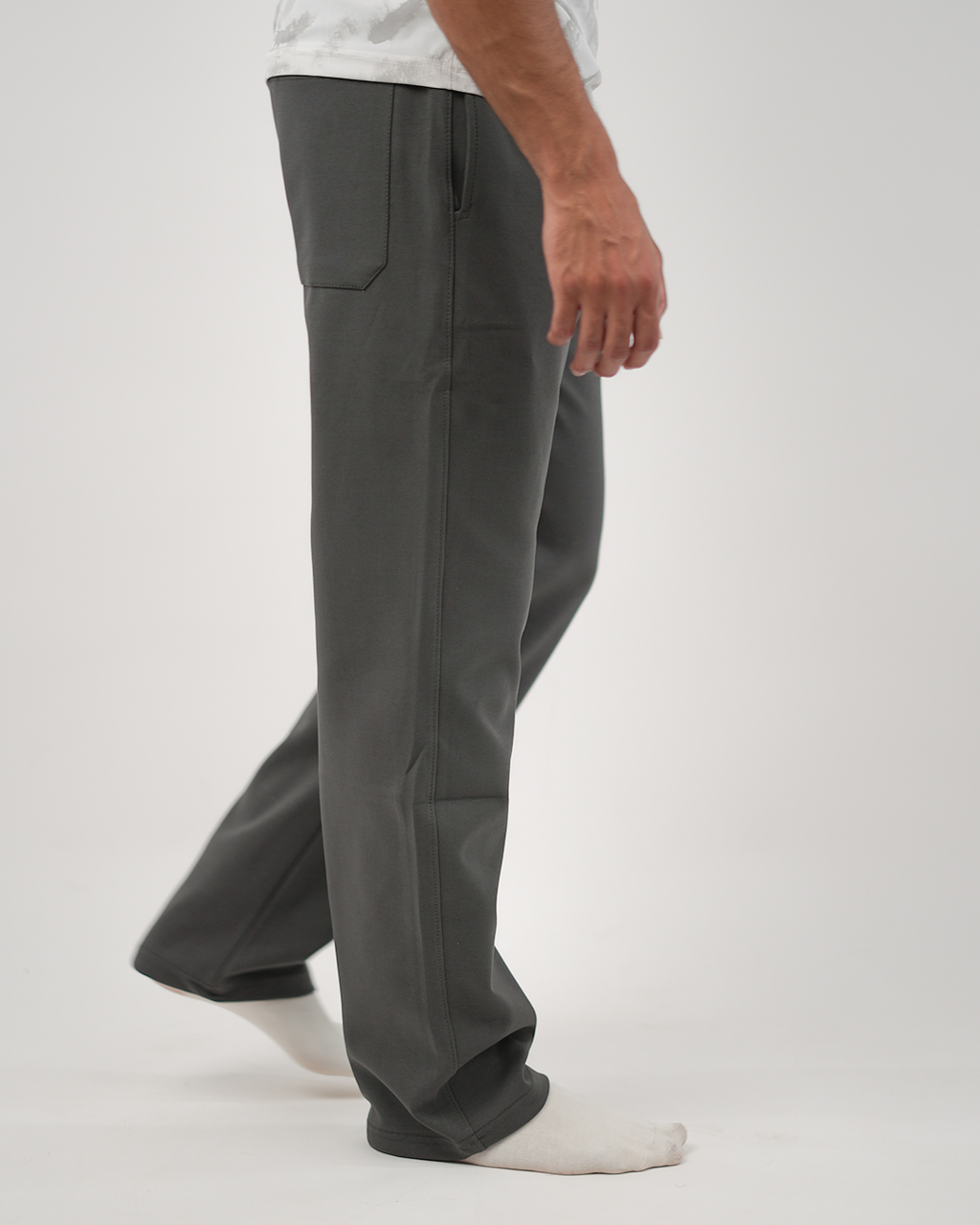 25 Wearing Men Wide Leg Pants Silver