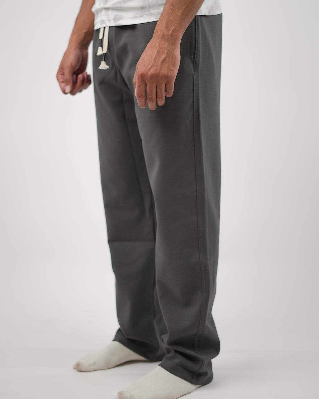 25 Wearing Men Wide Leg Pants Silver