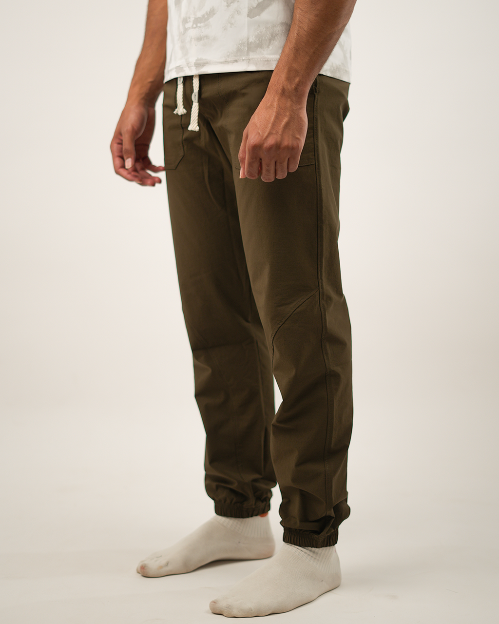 25 Wearing Men Soft Pants Dark Olive