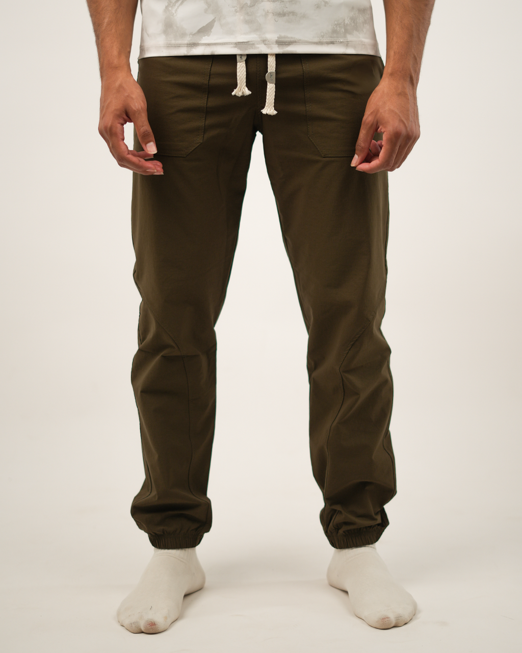 25 Wearing Men Soft Pants Dark Olive